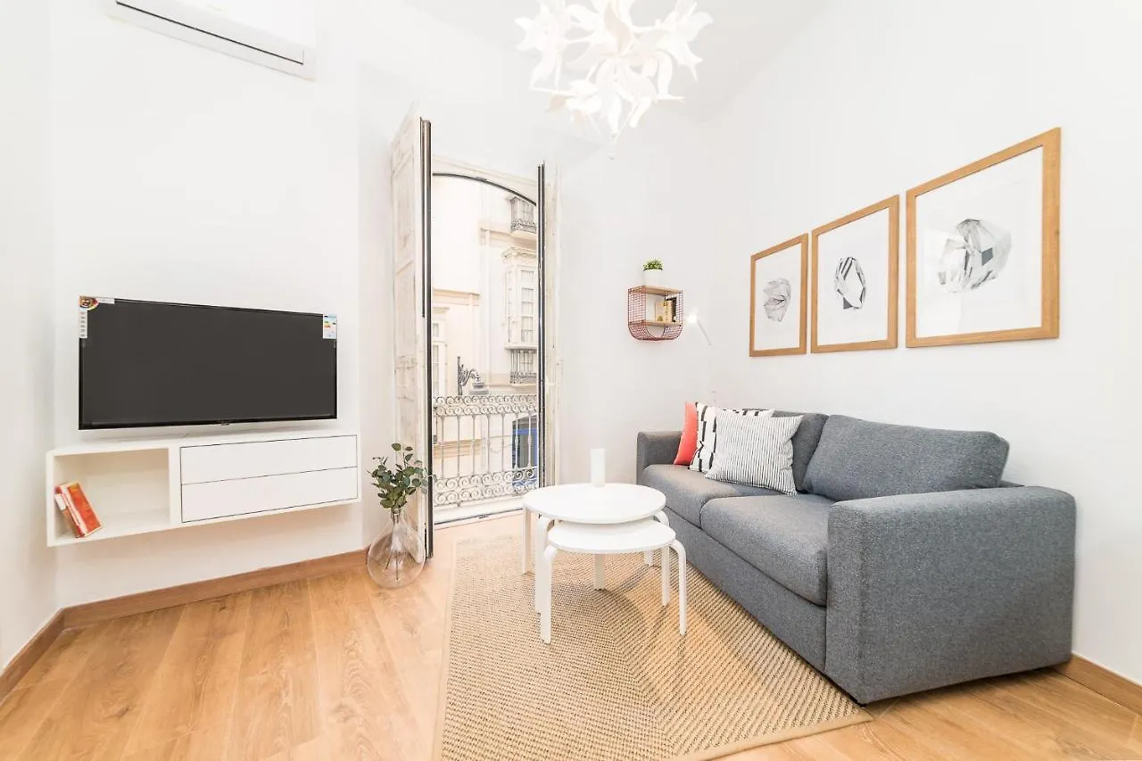 Suite Homes Uncibay Square Málaga 0*,